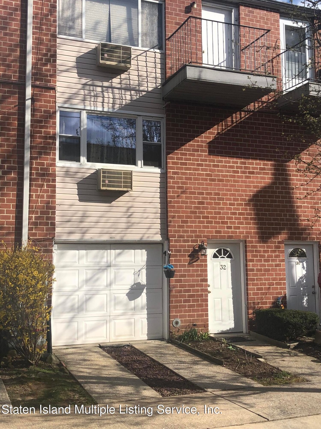 32 Francine Ct unit A, Staten Island, NY 10306 - photo 1