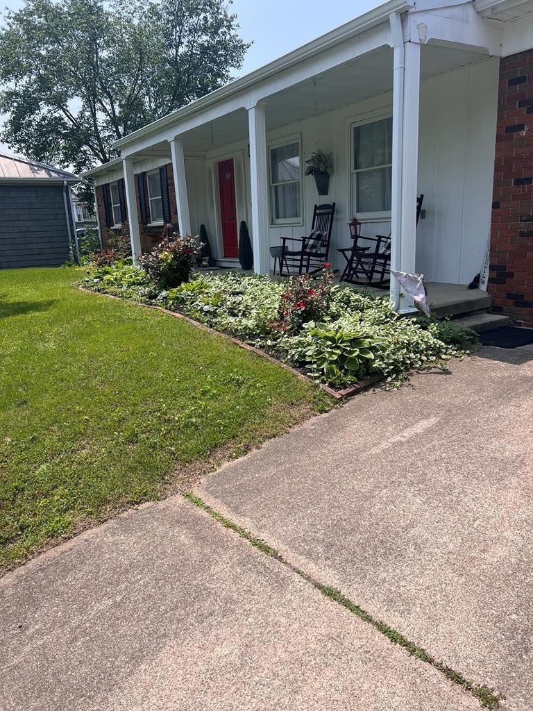 105 W 4th St, Waverly, OH 45690 - photo 1