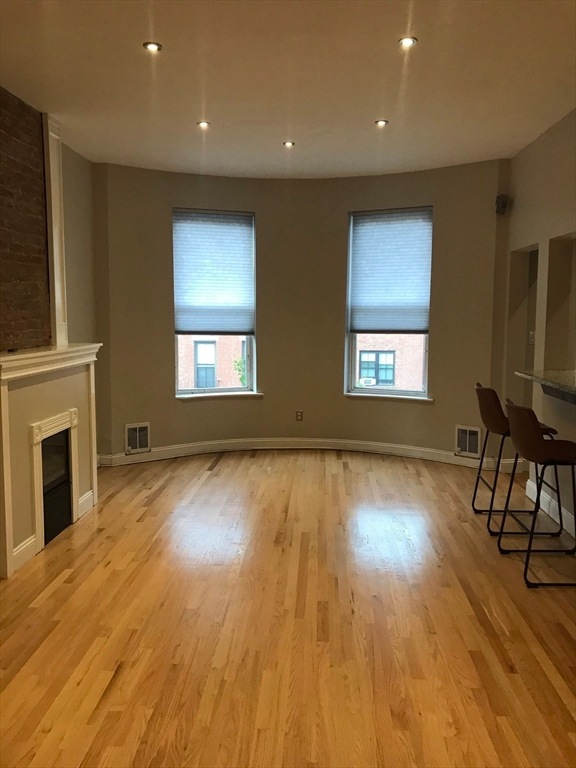 202 Northampton St unit 3, Boston, MA 02118 - photo 1