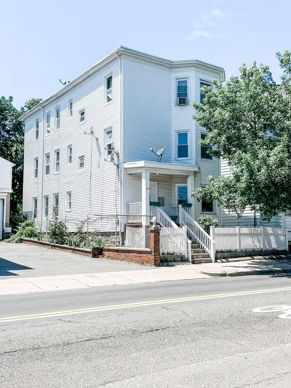 1611 N Shore Rd unit 3, Revere, MA 02151 - photo 1