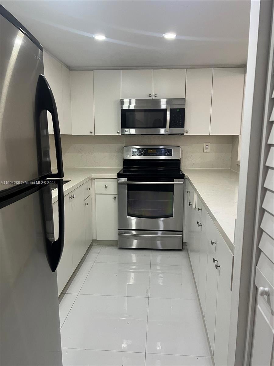 4388 W 10th Ln unit 59, Hialeah, FL 33012 - photo 1