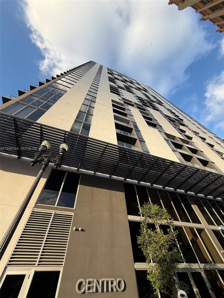 Centro unit 1004, Miami, FL 33131 - photo 1