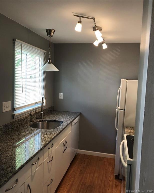 1620 Farmington Ave unit 1, Unionville, CT 06085 - photo 1