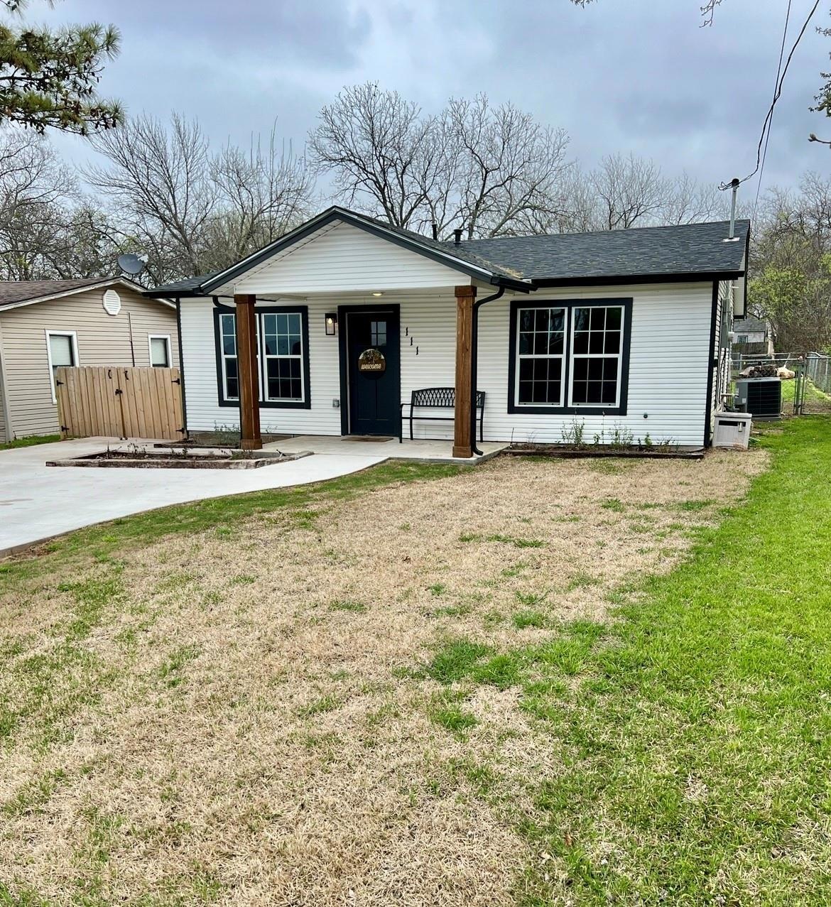 111 Herberta St, Pottsboro, TX 75076 - photo 1