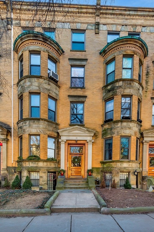 1079 Beacon St unit 5, Brookline, MA 02446 - photo 1