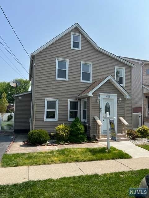 611 New York Ave unit second floor, Lyndhurst, NJ 07071 - photo 1