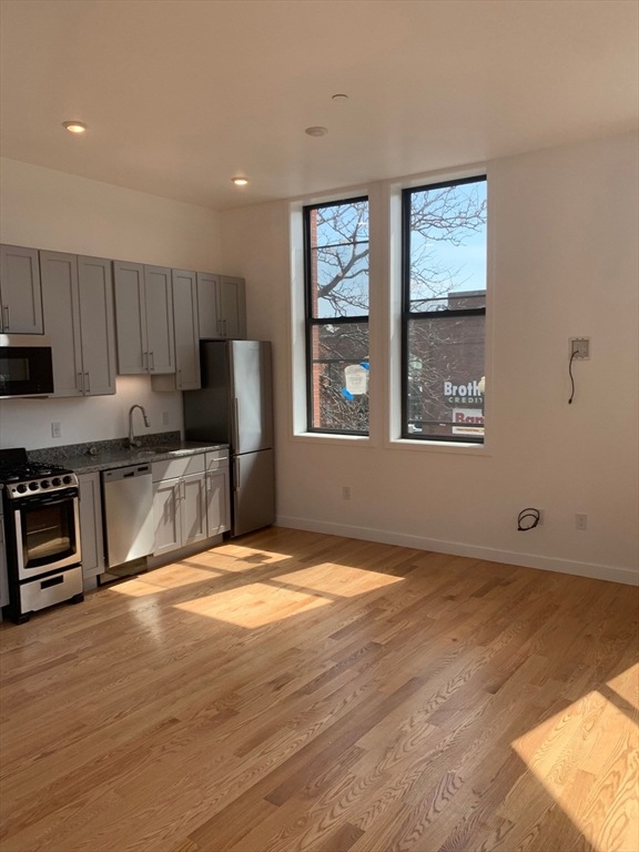 64 Market St unit 203, Lynn, MA 01901 - photo 1