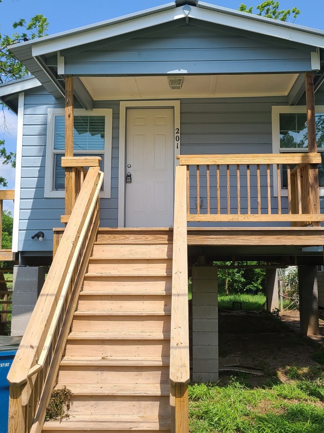 201 4th St, Rosenberg, TX 77471 - photo 1