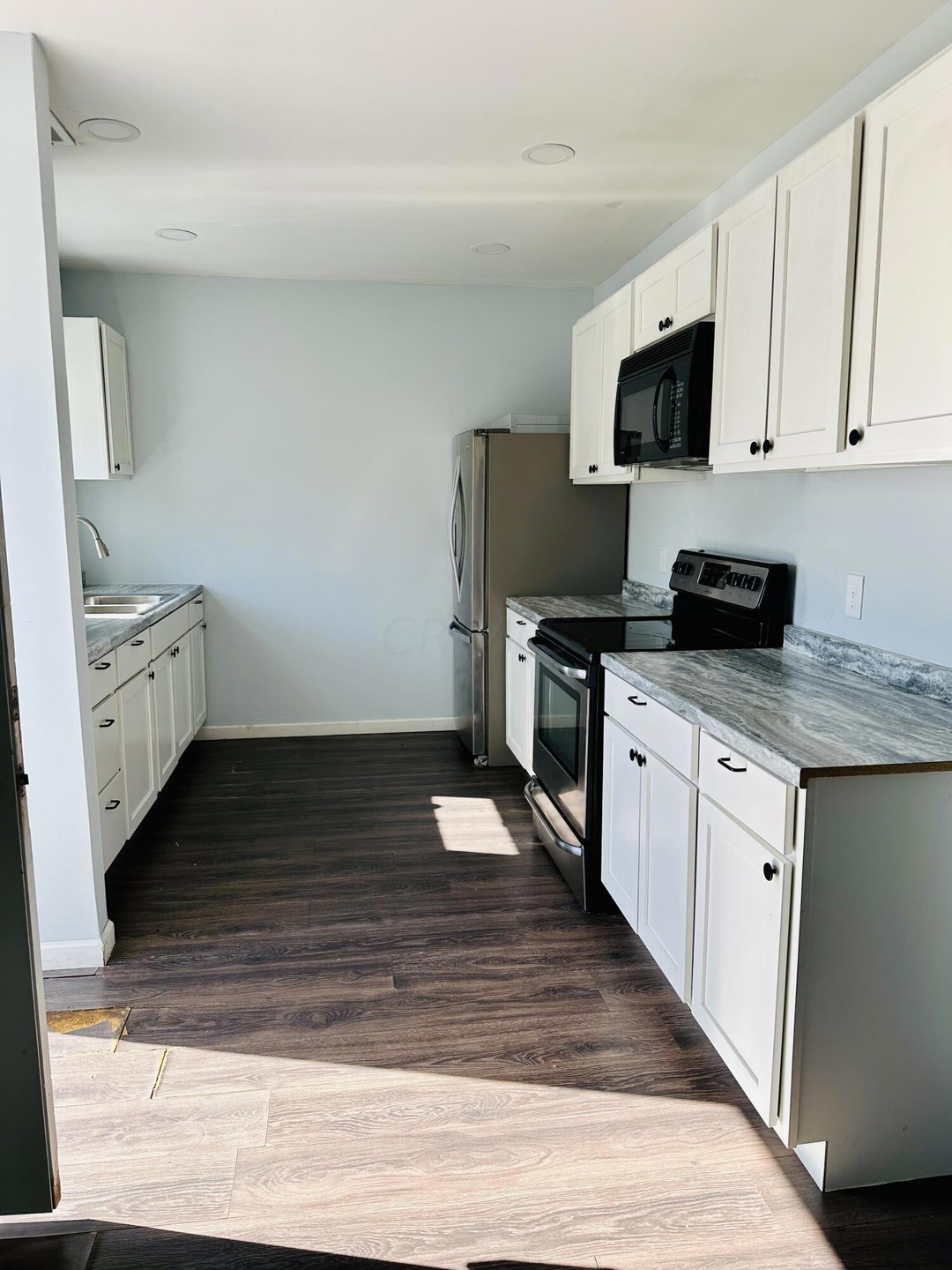 836 S Hamilton Rd unit A, Columbus, OH 43213 - photo 1