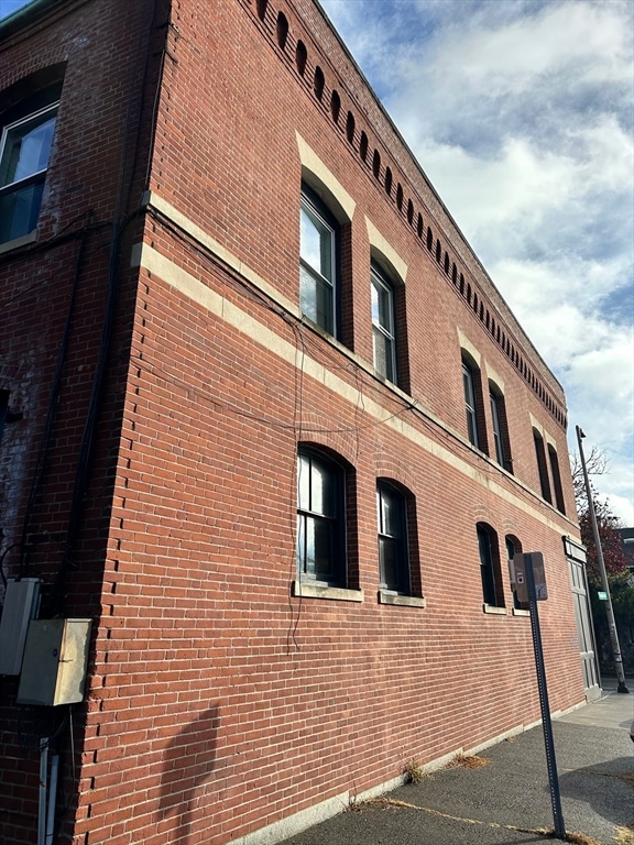 100 Cabot St unit 5, Beverly, MA 01915 - photo 1