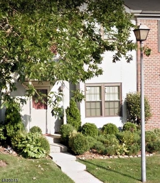 31 Lyon Ln, Franklin Park, NJ 08823 - photo 1