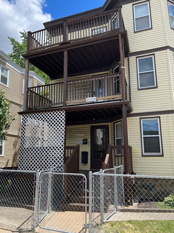 Sold $1,070,000 • Co-Listing Agent