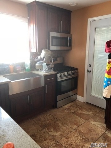 231-16 126th Ave, Jamaica, NY 11413 - photo 1