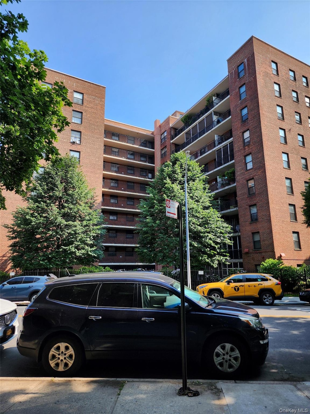 Roosevelt Terrace unit 1B, Jackson Heights, NY 11372 - photo 1