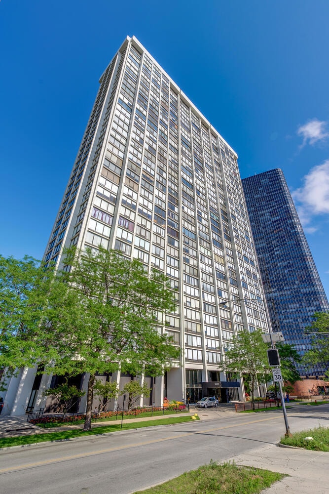 Edgewater Plaza Condominiums unit 2708, Chicago, IL 60640 - photo 1