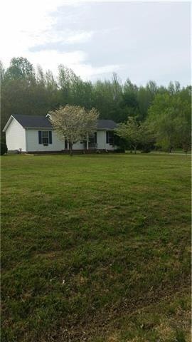 Welcome to 1012 Pin Oak Drive!