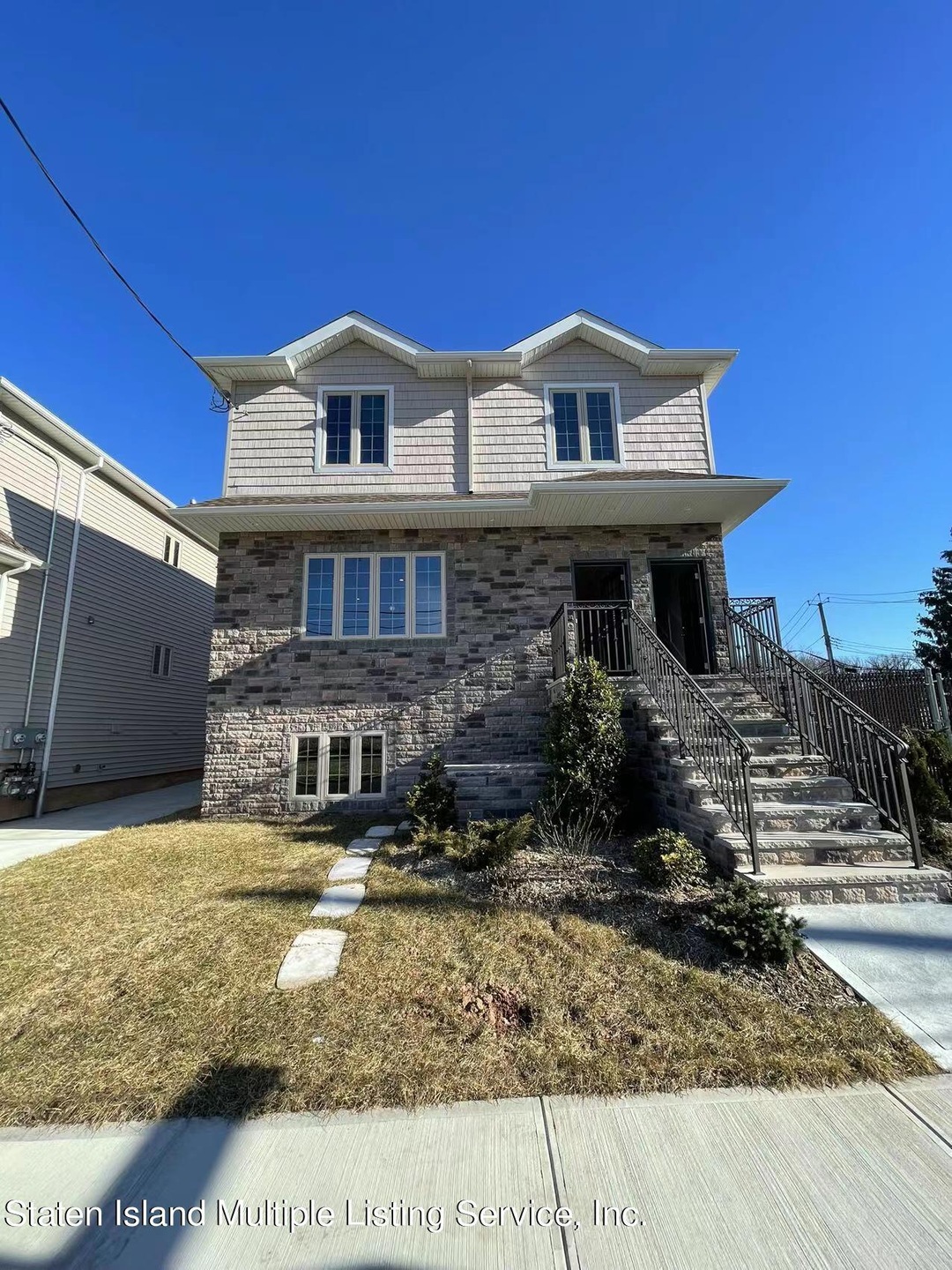 526 Drumgoole Rd E unit 1, Staten Island, NY 10312 - photo 1