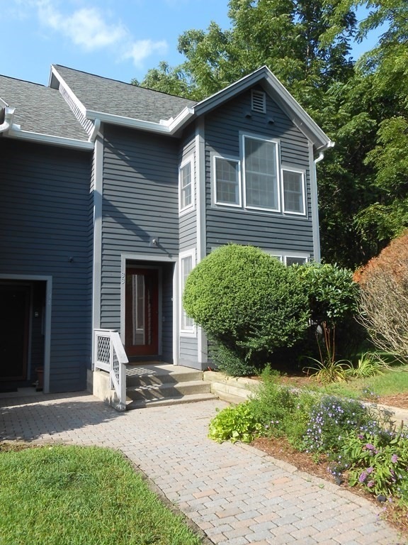 33 Amity Place, Amherst, MA 01002 - photo 1
