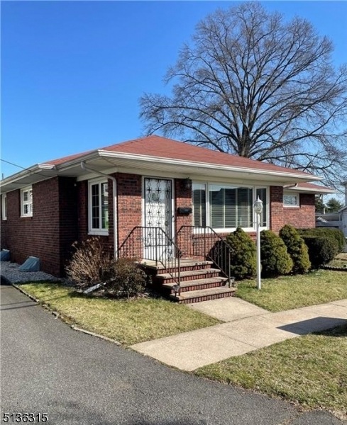 18 Poplar St, Fords, NJ 08863 - photo 1