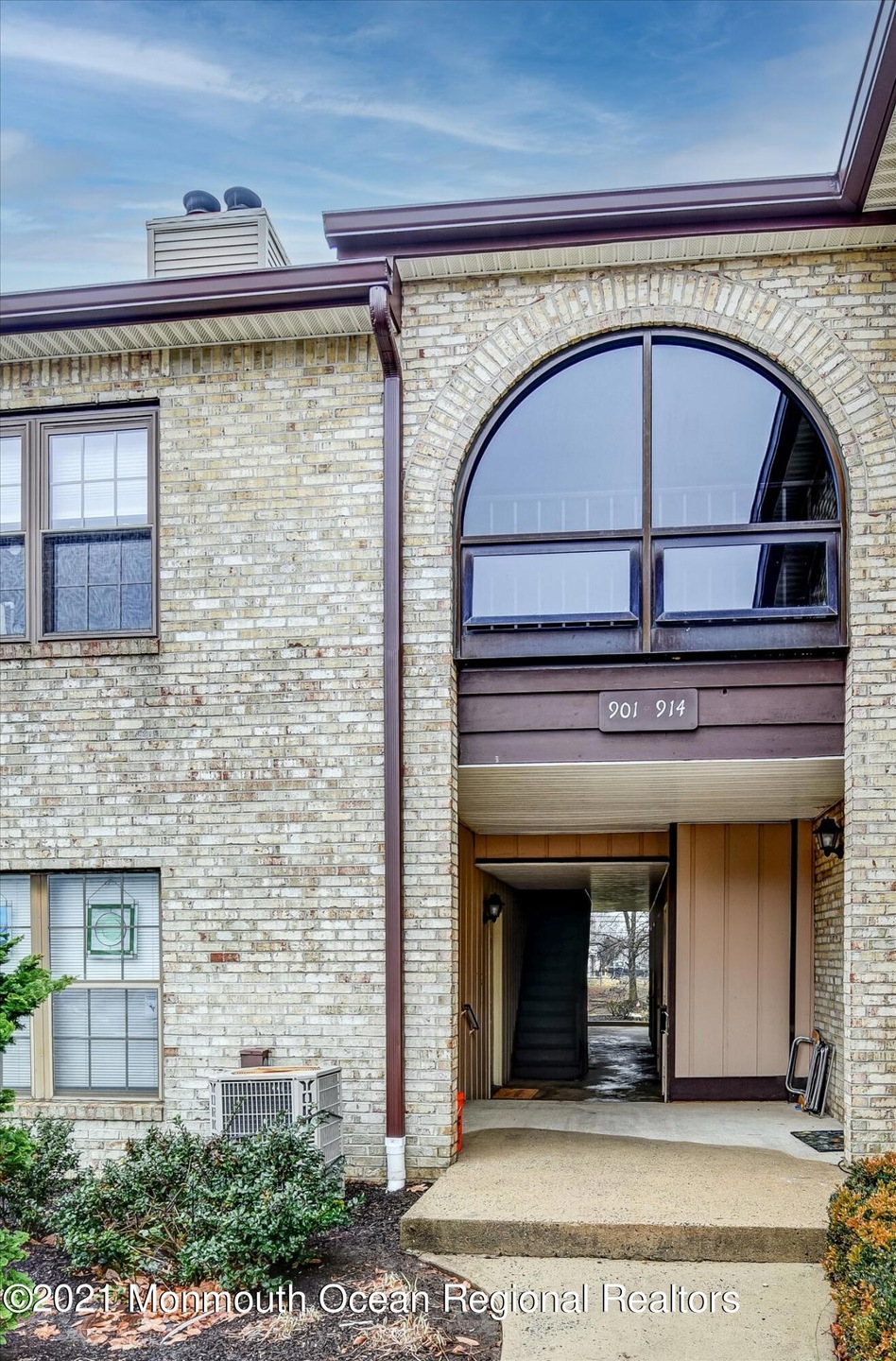 Sold $236,000 • Co-Listing Agent