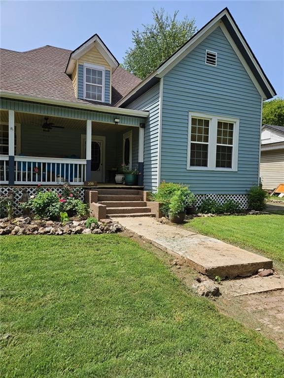 209 Gordon Ave, Calhoun, GA 30701 - photo 1