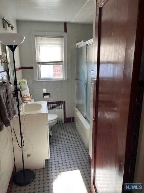 736 6th Ave unit 2, Lyndhurst, NJ 07071 - photo 1
