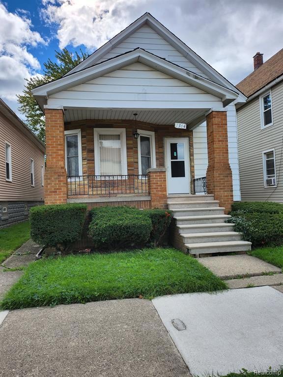 2364 Botsford St, HamtraMcK, MI 48212 - photo 1