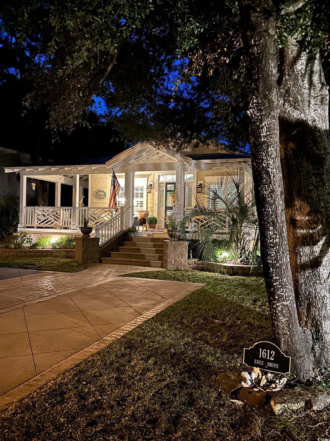 View of front of home featuring a porch