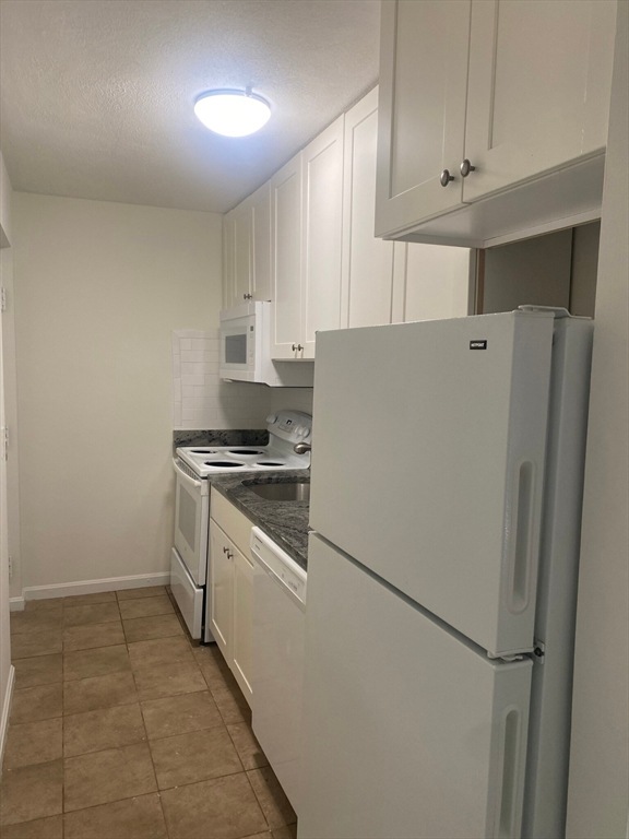 80 Cambridge Rd unit 26, Woburn, MA 01801 - photo 1