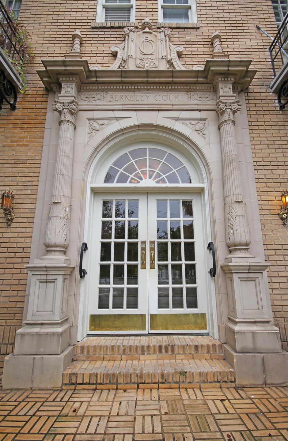63 Rutledge Avenue entry
