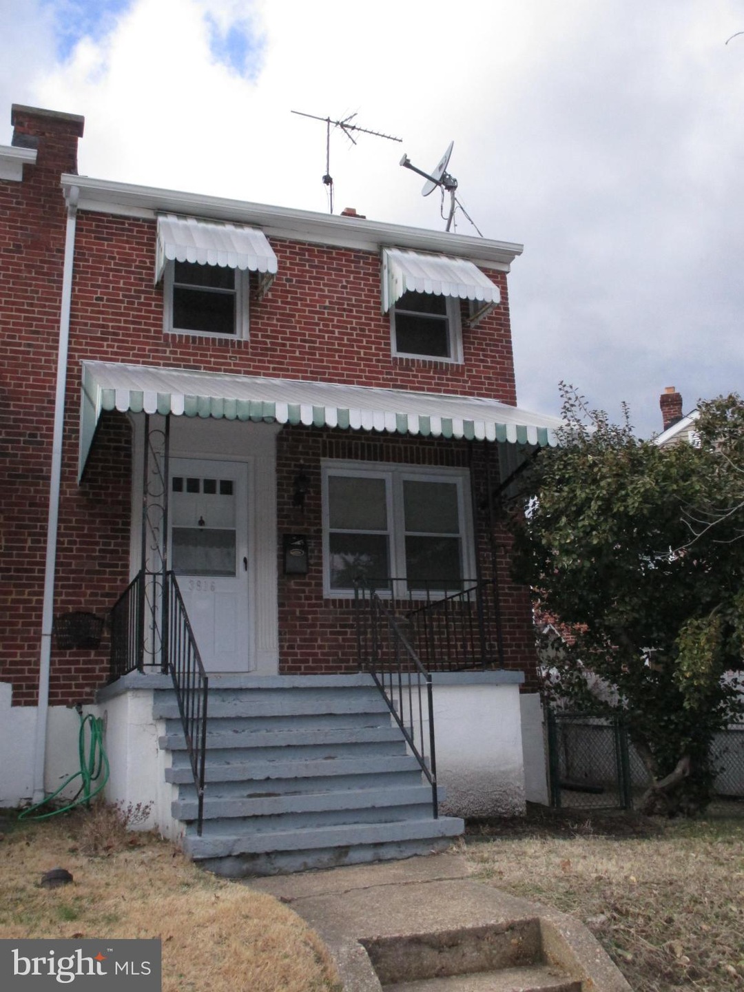 3916 Colchester Rd, Baltimore, MD 21229 - photo 1