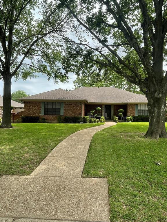808 Hyde Park Blvd, Cleburne, TX 76033 - photo 1