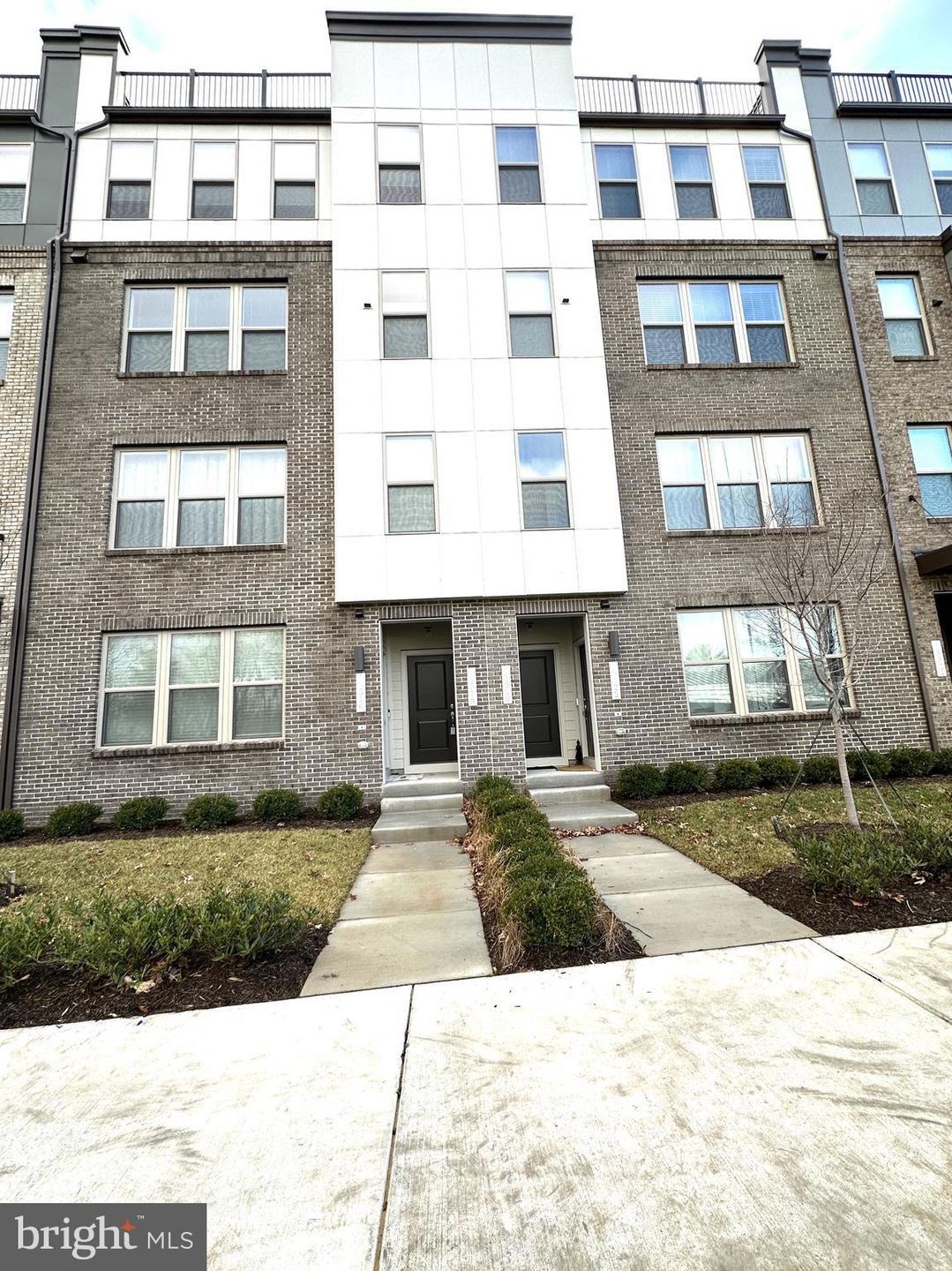 13518 Innovation Station Loop, Herndon, VA 20171 - photo 1