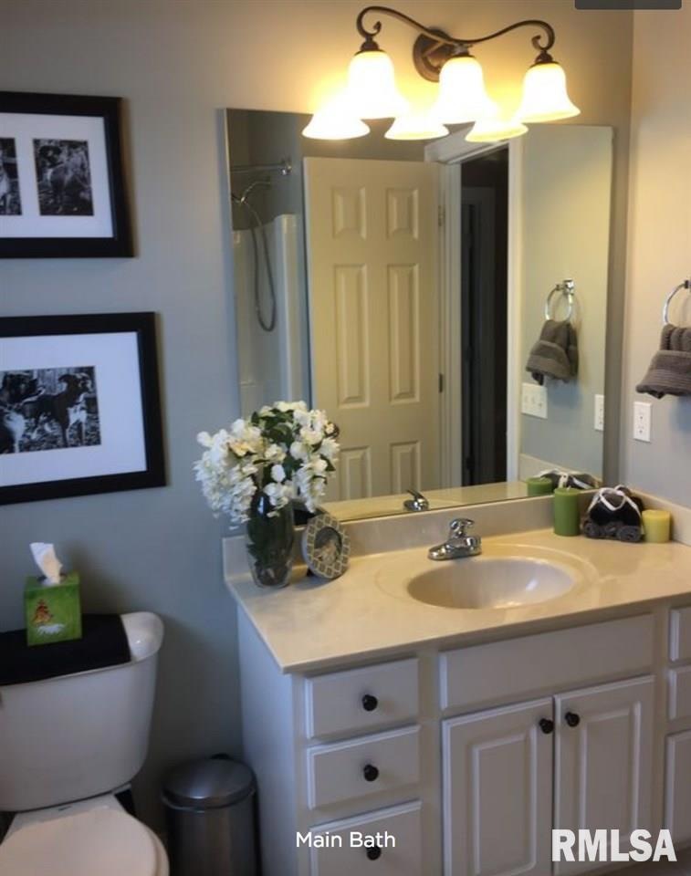 1955 W 53rd St, Davenport, IA 52806 - photo 1