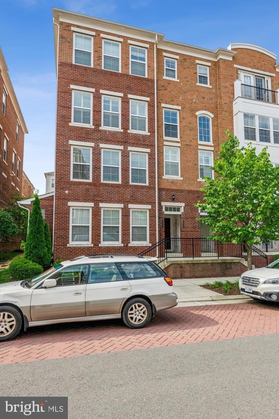 3047 Rittenhouse Cir unit 73, Fairfax, VA 22031 - photo 1