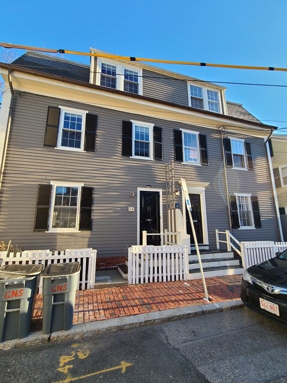 24 Farwell Place unit 3, Cambridge, MA 02138 - photo 1