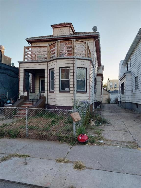 Sold $1,160,000 • Co-Listing Agent