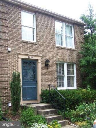 2035 Brooks Square Place, Falls Church, VA 22043 - photo 1