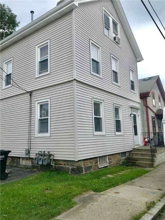 2 Potter St unit 1, Newport, RI 02840 - photo 1