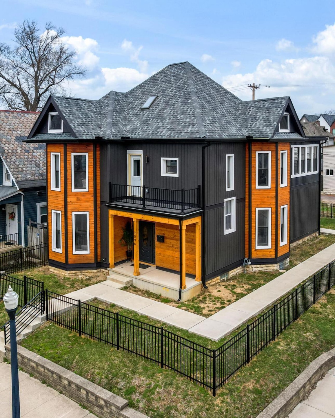 1096 Franklin Ave, Columbus, OH 43205 - photo 1