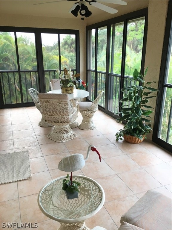 Florida Living at it's finest. Large lanai overloo