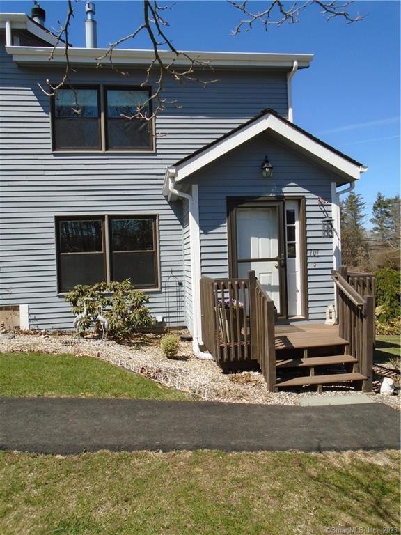 101 Lake Vista Dr unit 101, East Hampton, CT 06424 - photo 1