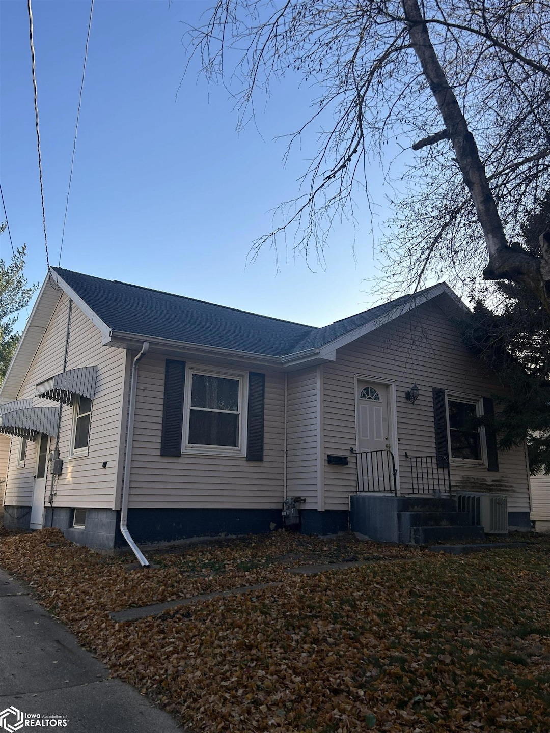 1004 4th Ave E, Oskaloosa, IA 52577 - photo 1