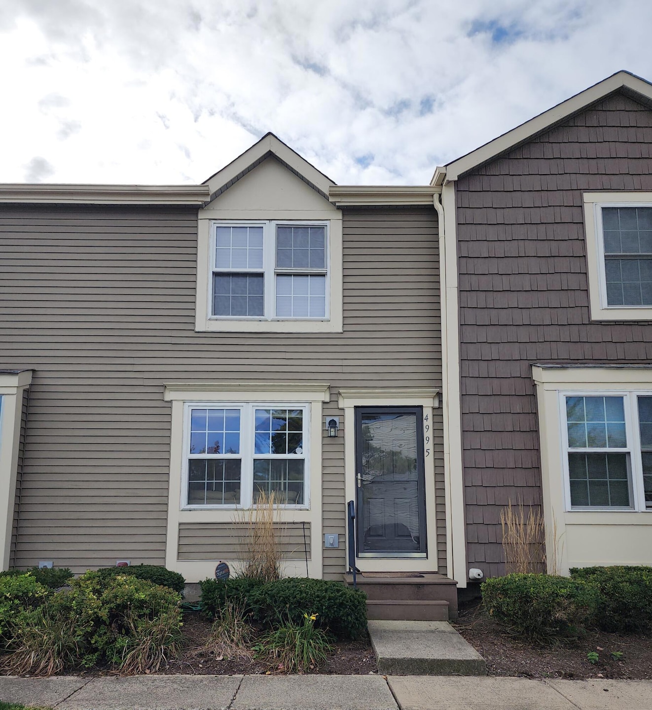 4995 Singleton Dr, Hilliard, OH 43026 - photo 1