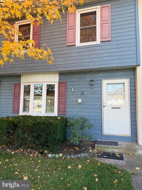 1145 Pheasant Dr N, Carlisle, PA 17013 - photo 1