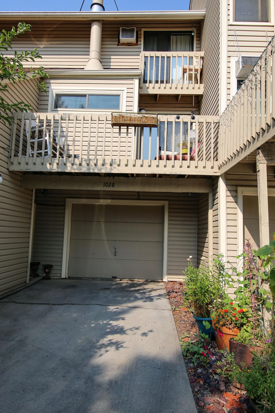 1028 Marion Place
