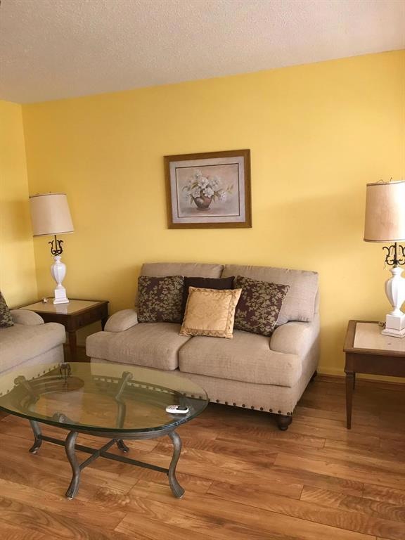 WALTHAM F LIVING ROOM 1