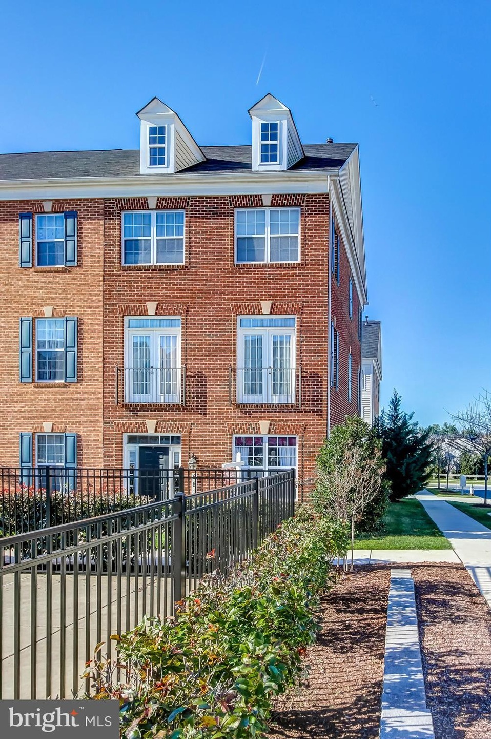 581 Kingfisher Ave, Gaithersburg, MD 20877 - photo 1