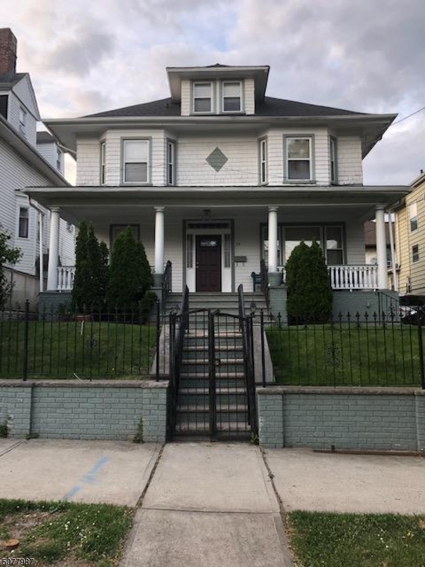 83 Heller Pkwy unit 85, Newark, NJ 07104 - photo 1