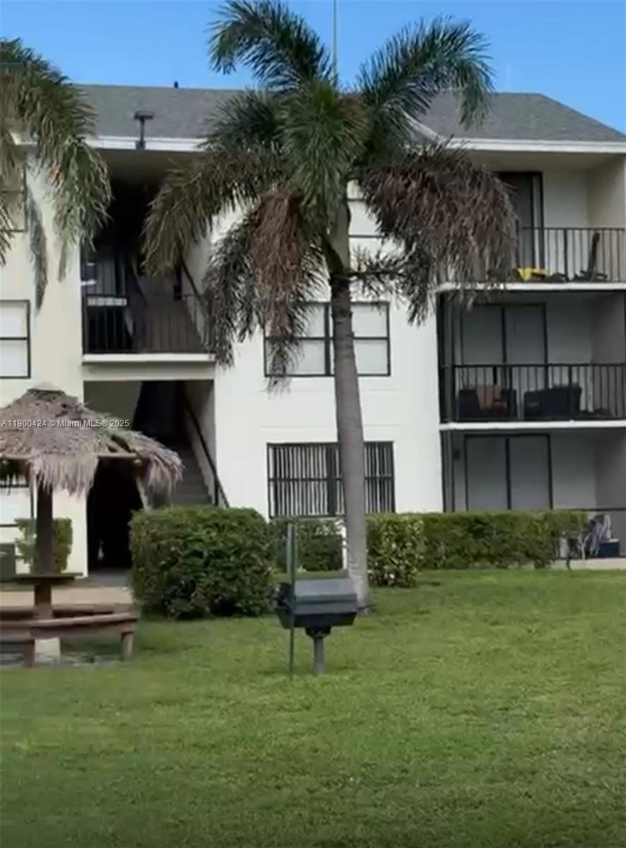 714 Executive Center Dr unit 25, West Palm Beach, FL 33401 - photo 1